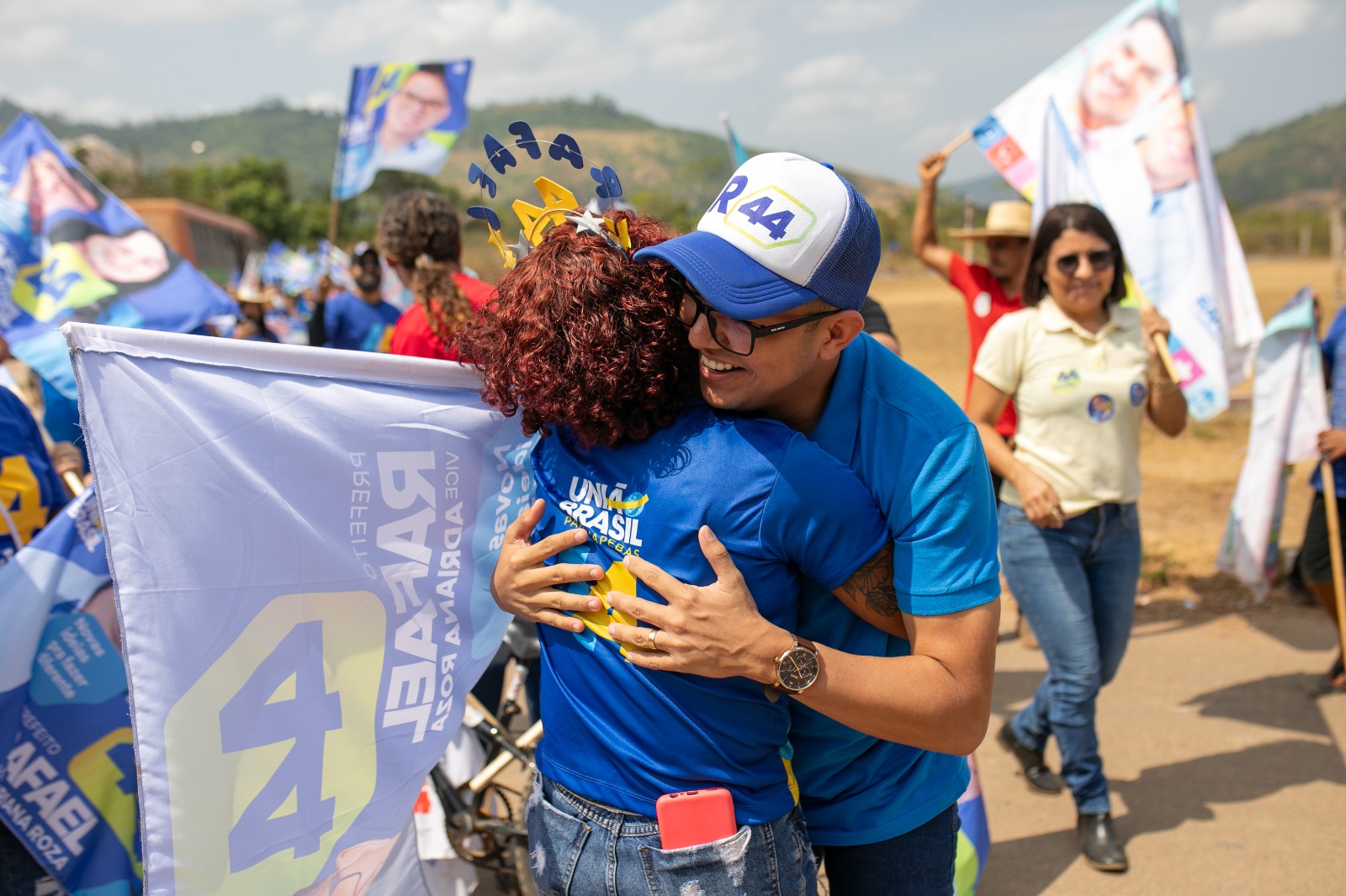 Rafael Ribeiro realiza caminhadas no bairro Rio Verde e na Vila Carimã e Valetim Serra