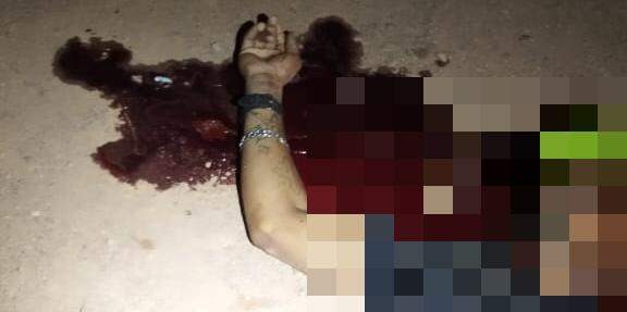 Homem é morto a tiros por motoqueiro em frente a bar