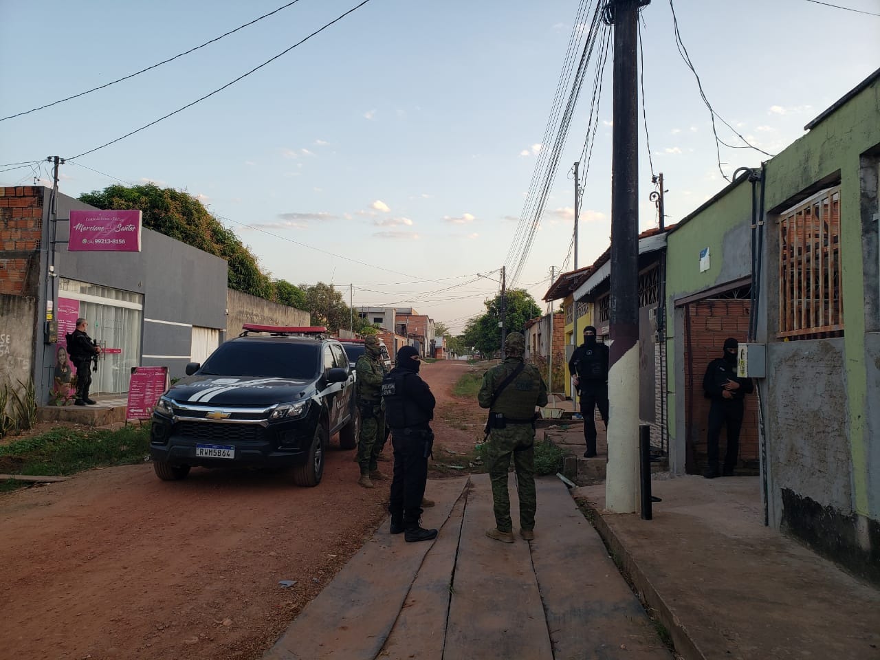 Polícia Civil cumpre mandados e recaptura foragidos