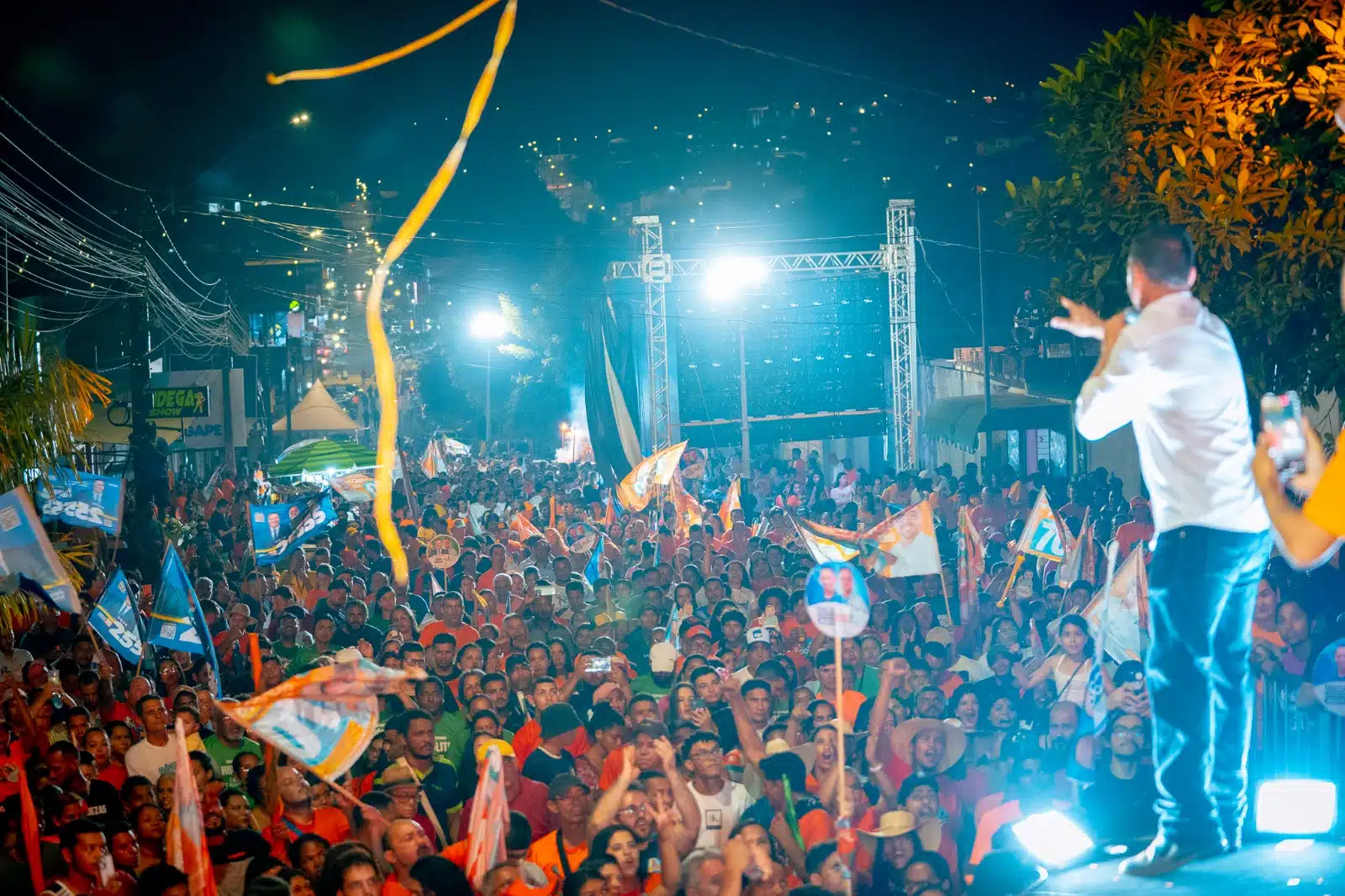 Aurélio Goiano apresenta propostas: Renda Cidadã, Morar Melhor e Restaurante Popular no Tropical