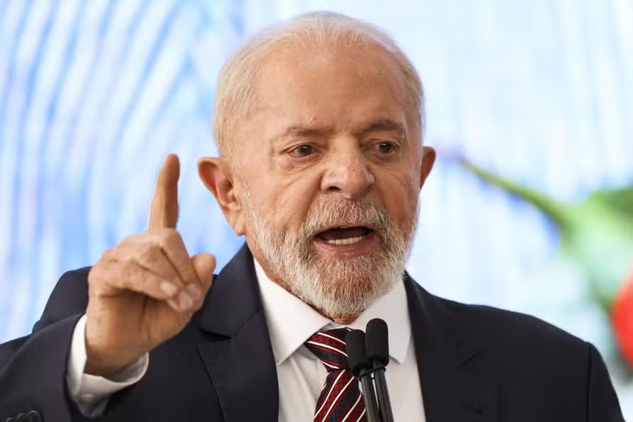 Presidente Lula mantém sigilo de 100 anos para as informações do governo