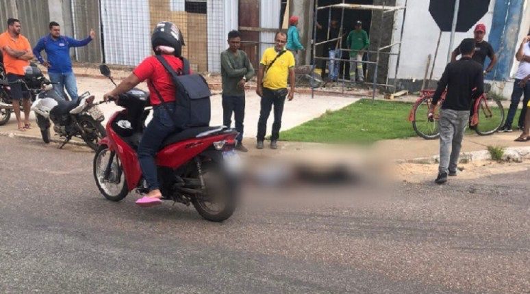 Na BR-230 ciclista morre atropelado por micro-ônibus em Marabá