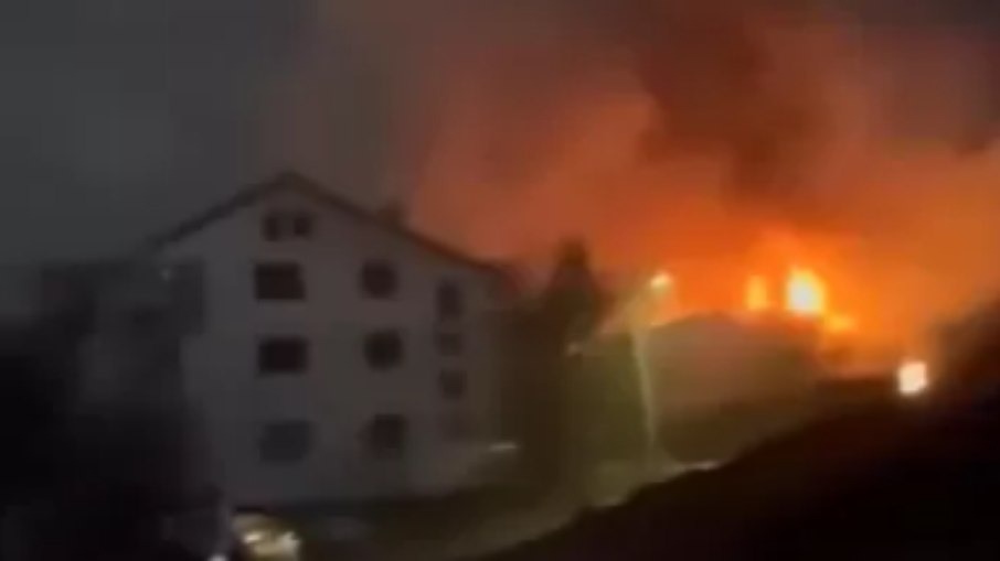 15 pessoas são presas por fogo em boate que deixou ao menos 59 mortos