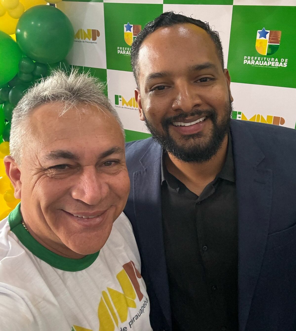 Fábio Sacramento, Adjunto de Gabinete Municipal e Wallas Marques, Secretário Municipal de Mineração, participam de Fórum de Mineração de Parauapebas