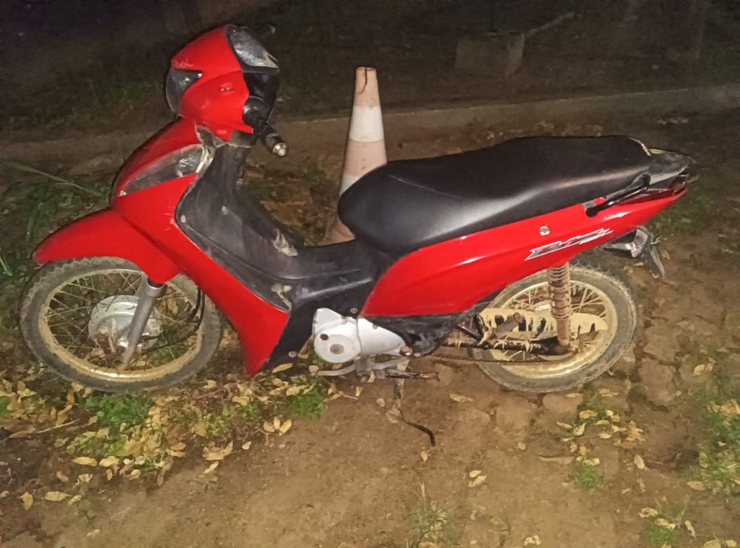 Parauapebas: Trio é conduzido para delegacia com motocicleta roubada e drogas