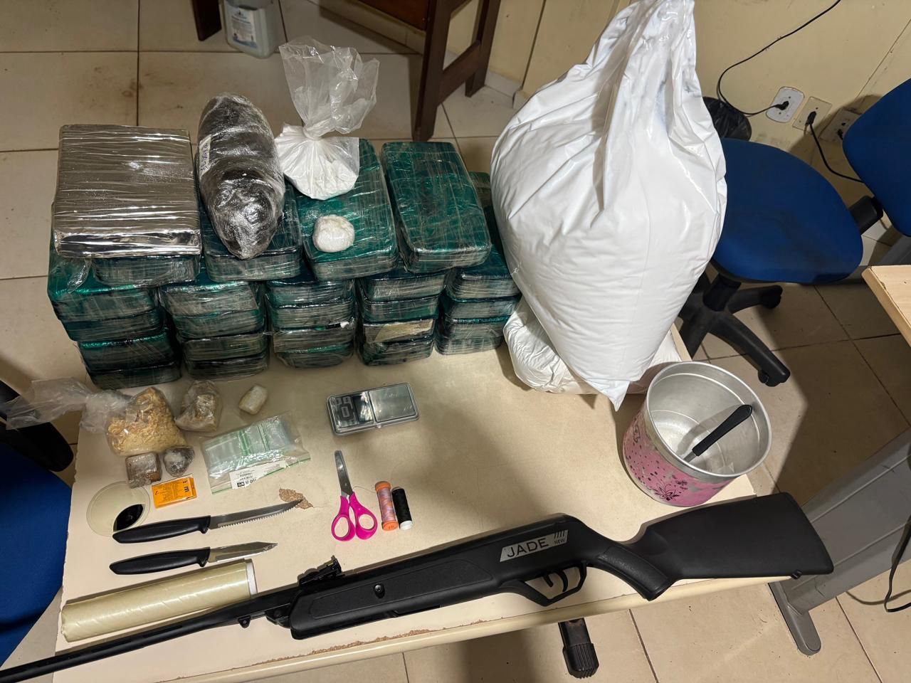 Perseguição policial resulta em 33 kg de drogas apreendidos em Marabá