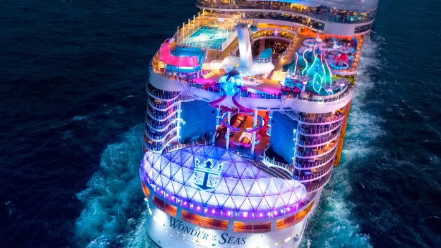 Durante viagem em cruzeiro de luxo 22 pessoas passam mal