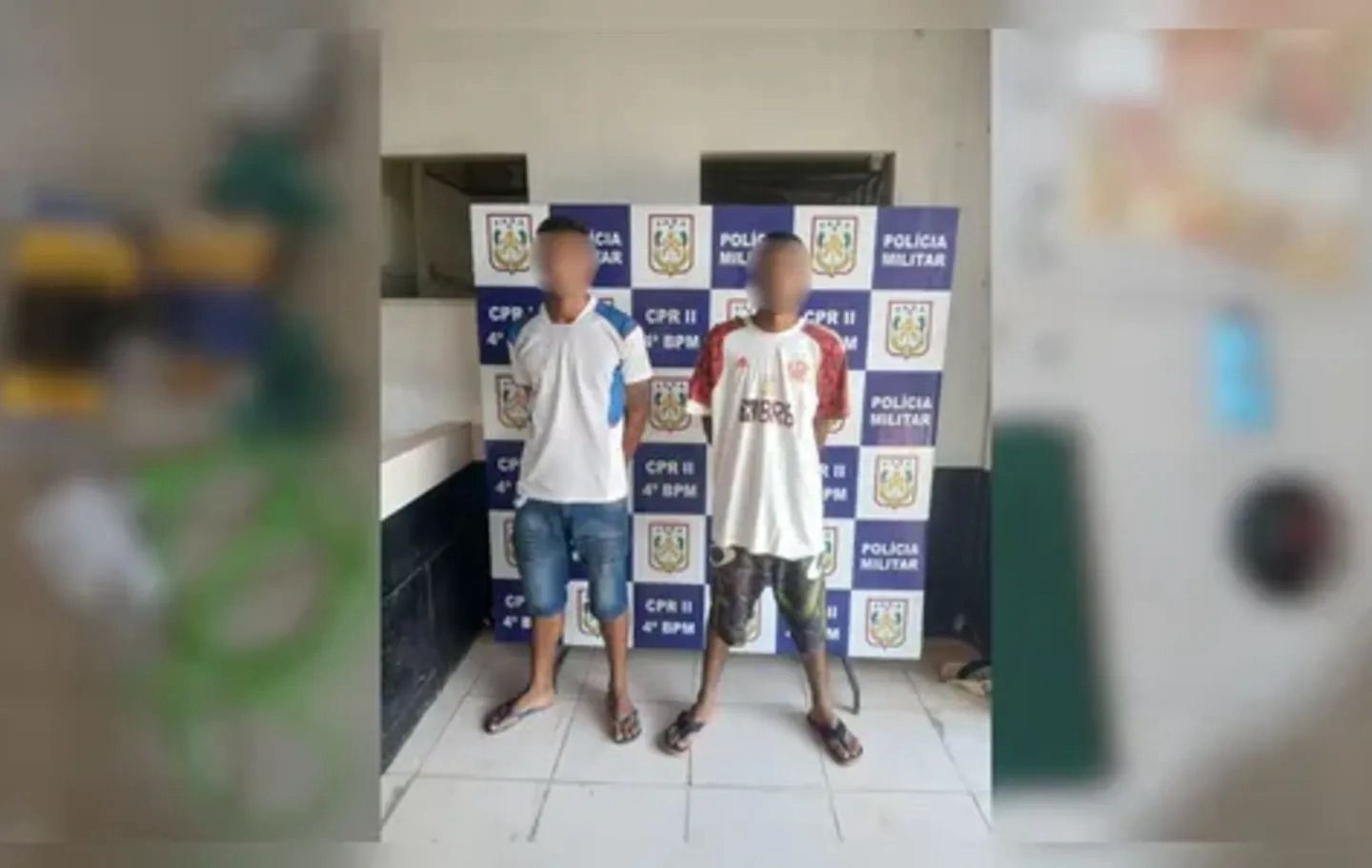 Polícia flagra dupla com crack e maconha