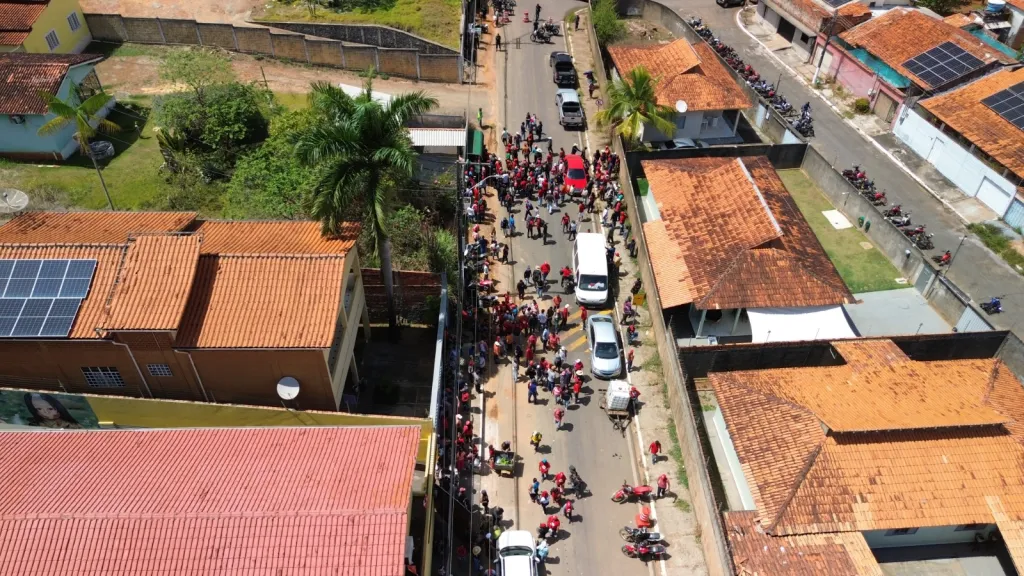 MST ocupa Prefeitura de Parauapebas durante protesto