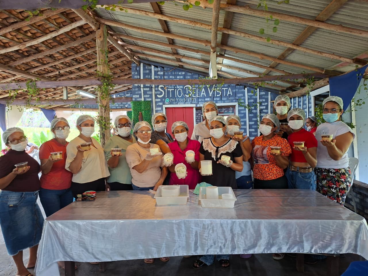 Produtores rurais são beneficiados com curso de derivados do leite promovido pela mineradora Ligga