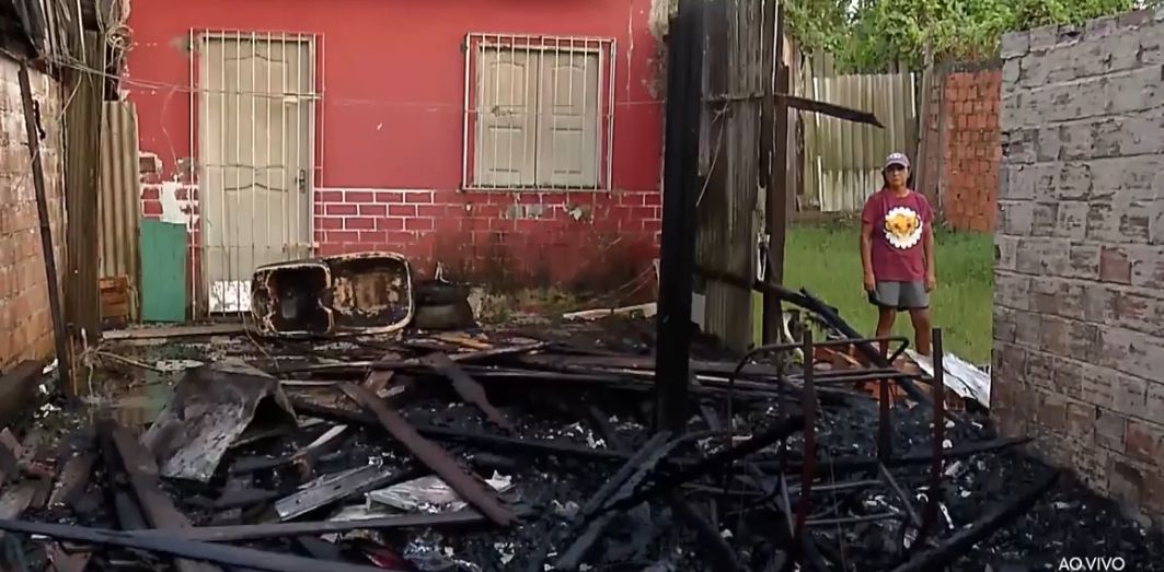 Incêndio destrói casa e atinge outras duas na Grande Belém