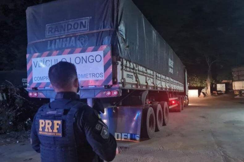Marabá: PRF apreende caminhão com carga ilegal de madeira na BR-230