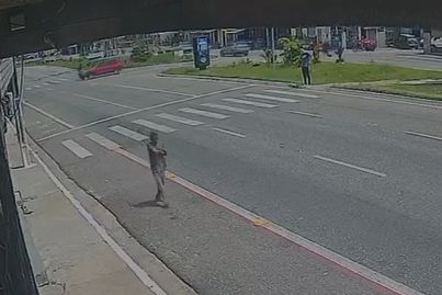 Motociclista é atingida por carro em Belém