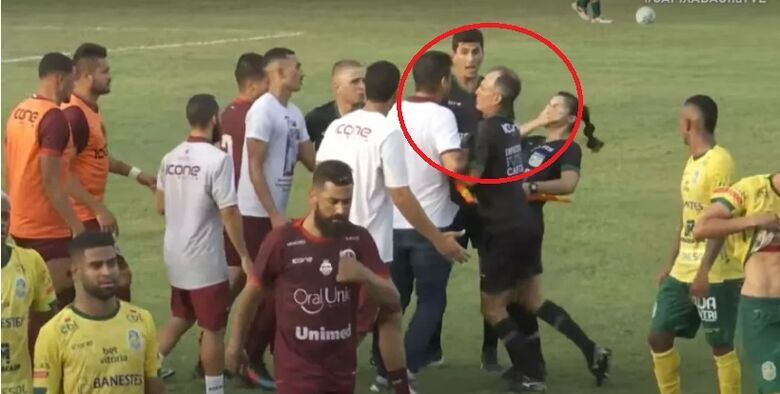 TJD-ES suspende treinador por agredir árbitra durante jogo do Campeonato Capixaba