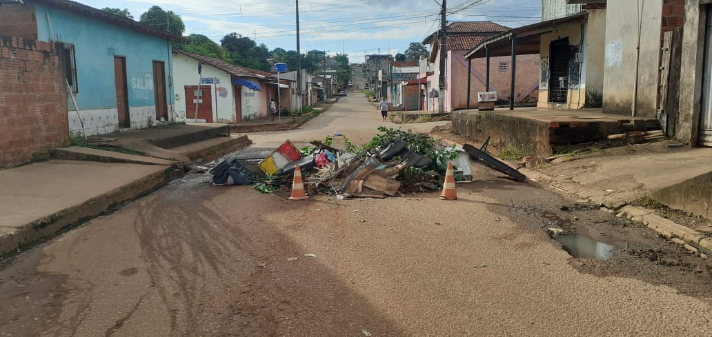 Começa os serviços de recuperação da rua Daniela Peres após bloqueio