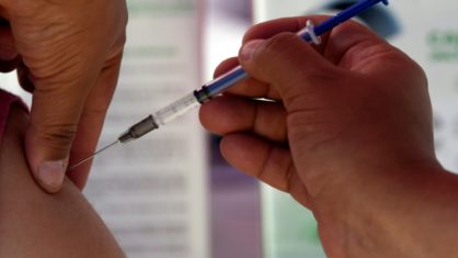 Empresários e políticos tomam vacina às escondidas