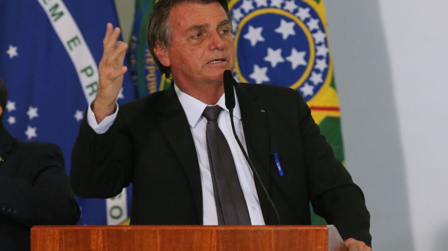 Bolsonaro sanciona privatização da Eletrobras