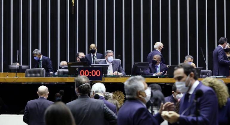 Câmara dos Deputados rejeita PEC do voto impresso: Veja como deputados votaram