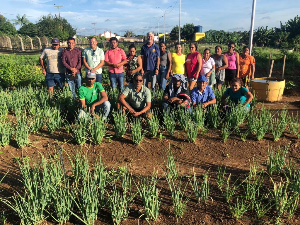 Prefeitura reafirma parceria com agricultores urbanos