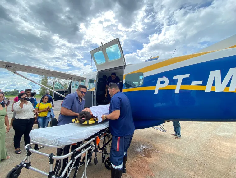 Vítimas de acidentes de trânsito, pacientes são transferidos em Tailândia