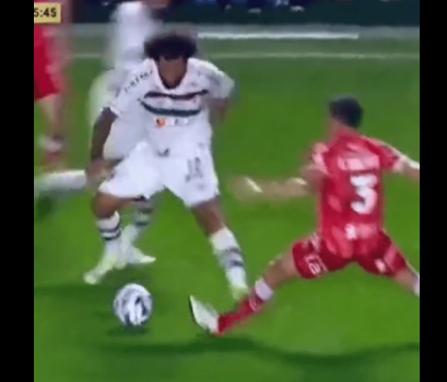 Zagueiro argentino tem lesão grave após Marcelo pisar acidentalmente