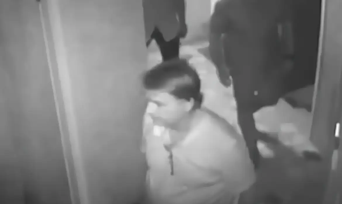 PF vai apurar hospedagem de Bolsonaro na Embaixada da Hungria