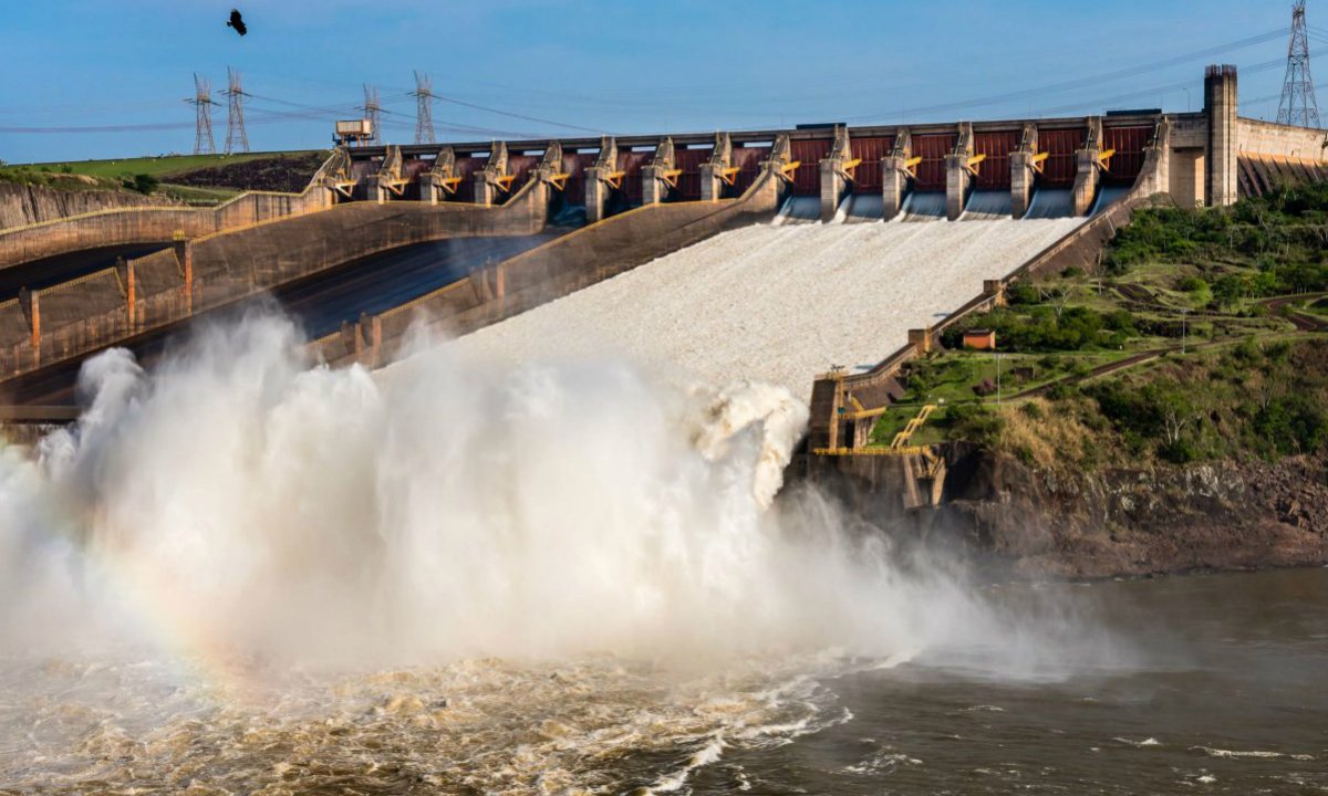Crise hídrica e taxa de energia até 80% mais cara em agosto