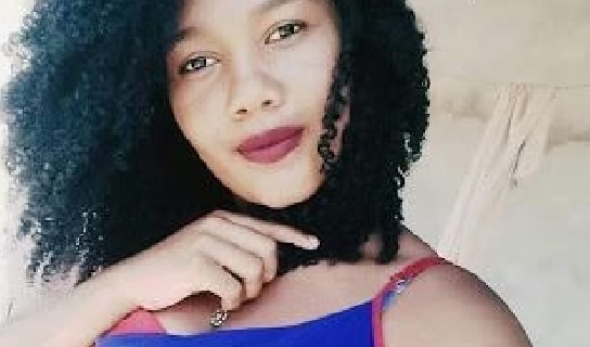 Jovem morre após bater de frente com caminhão