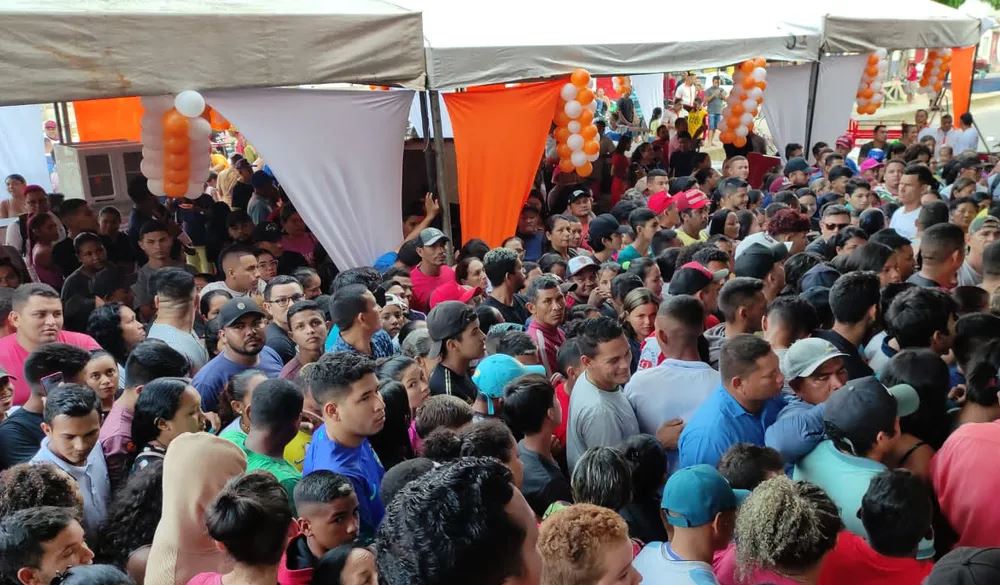 Loja faz promoção de aniversário de 16 anos e vende produtos a R$ 16 reais no Pará