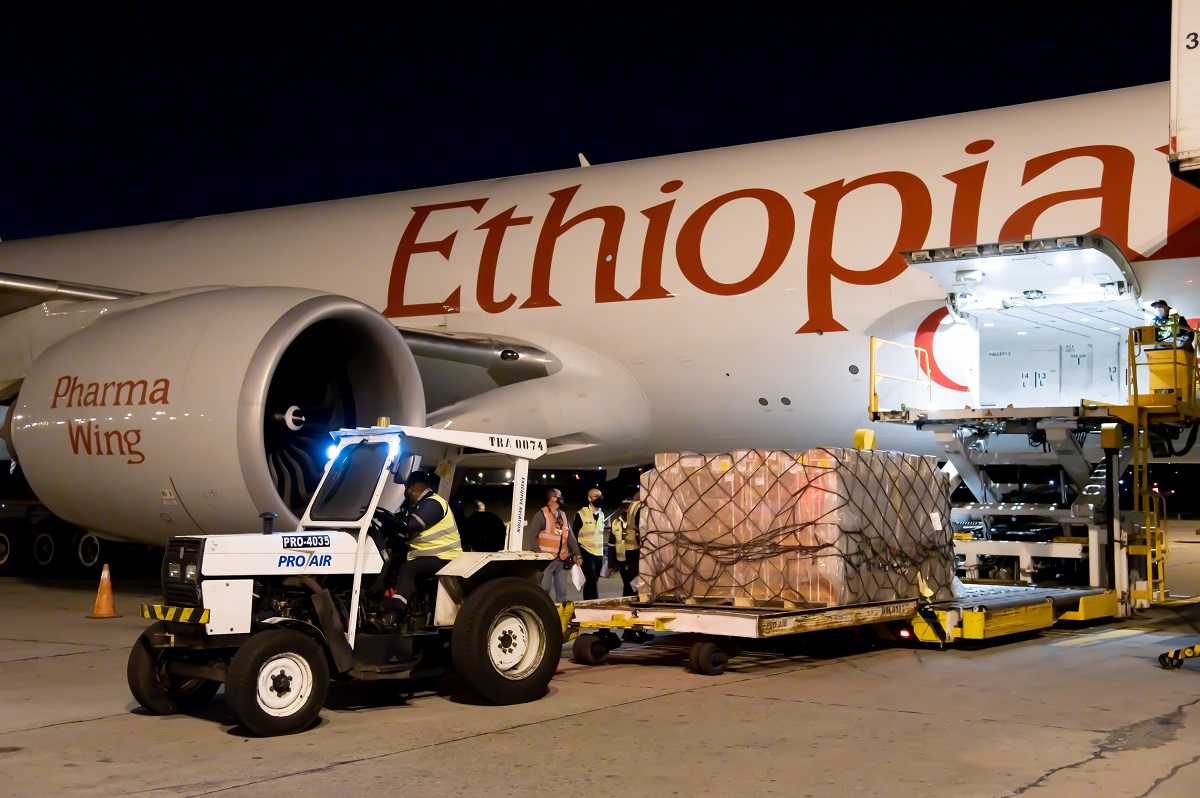 Empresas concluem entrega de 3,7 milhões de medicamentos para intubação