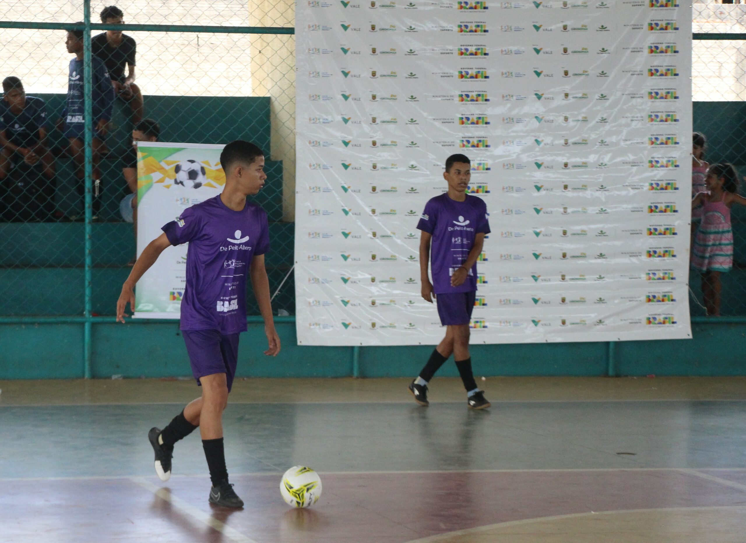 Equipes de Curionópolis e Canaã dos Carajás disputam a 2ª Copinha de Esportes Escolar