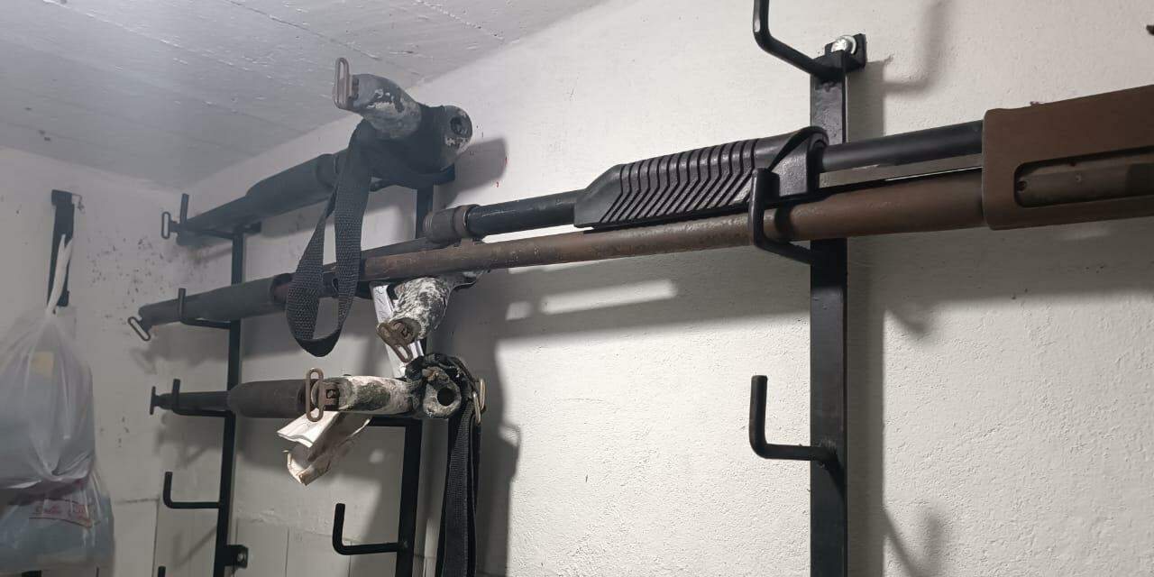 Empresa de segurança privada tem mais de 30 armas roubadas e funcionária feita refém