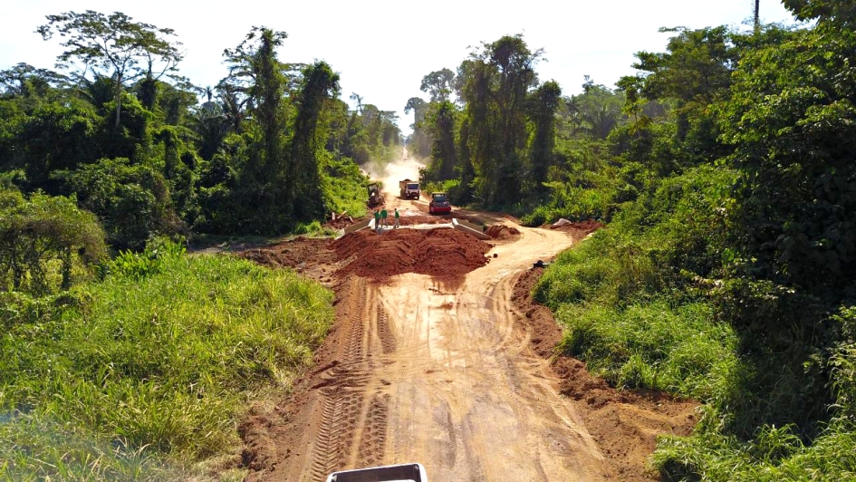 Estrada de acesso às aldeias indígenas recebe obras de infraestrutura
