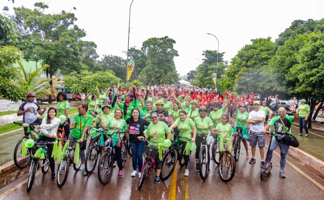 Mais de mil latas de leite arrecadadas com Passeio Ciclístico da Mulher