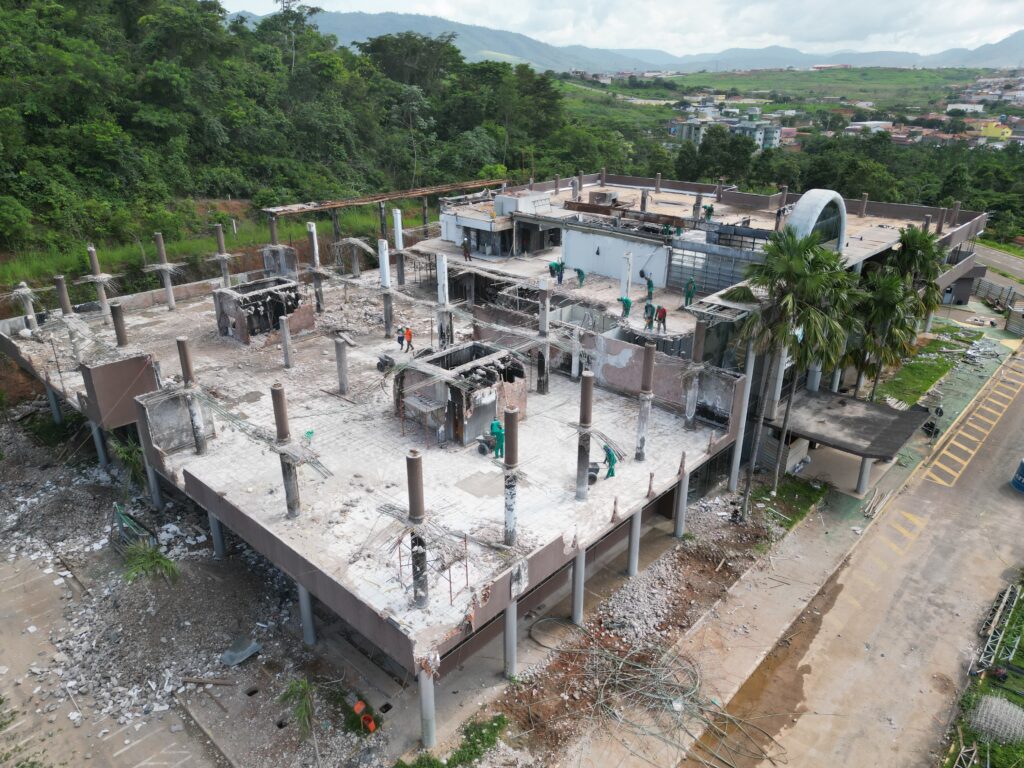 Prédio central da Prefeitura de Parauapebas começa a ser reconstruído