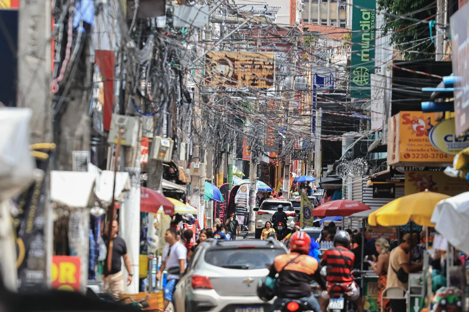 Operação Belém em Ordem: Remoção de Cabos Mortos Transforma Paisagem Urbana