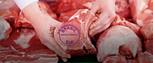 China identifica novo lote de carne suina do Brasil com presença de Covid
