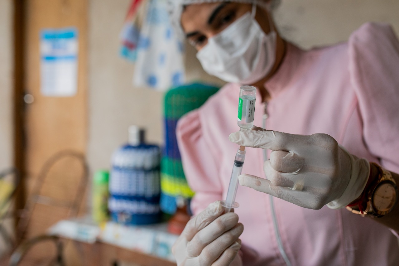 Parauapebas começa a aplicar dose de reforço da vacina contra Covid-19 em profissionais de saúde e idosos a partir de 70 anos