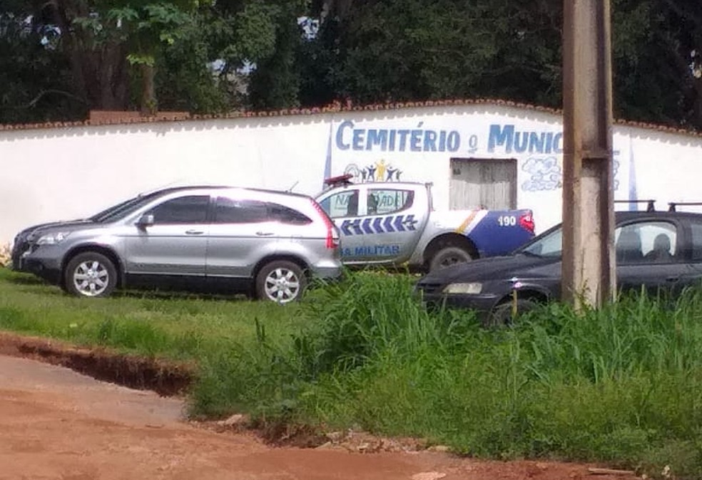 Delegado afirma que identificou suspeito de abrir sepultura e tirar corpo de idosa: ‘Não façam justiça com as próprias mãos’