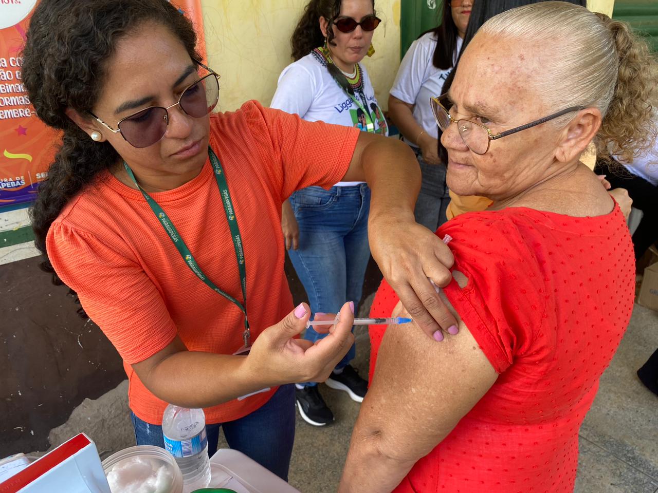 Carnaval com Saúde: Mineradora Ligga e Prefeitura promovem ação de prevenção nas Praças de Palmares Sul e Palmares II