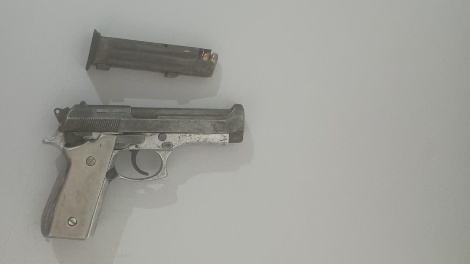 Homem é preso por posse ilegal de arma de fogo durante ação da Polícia Civil na Grande Capital