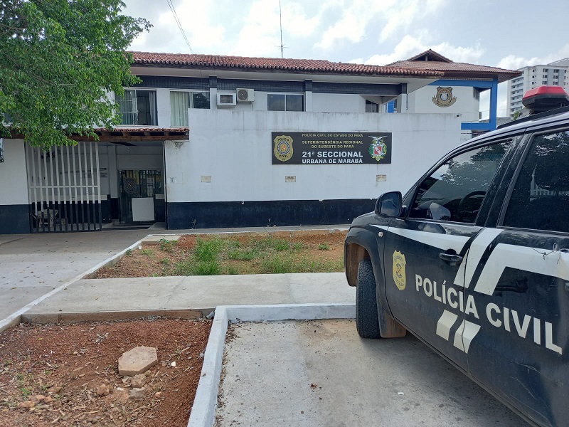 Mulher tenta matar ex usando gasolina e faca