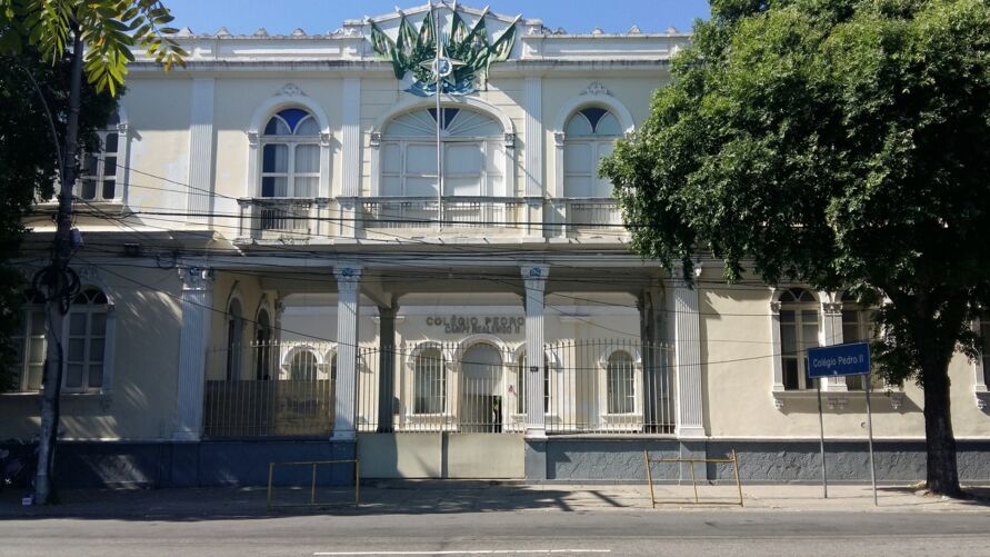 Alunos teriam aproveitado provas para sexo grupal em sala