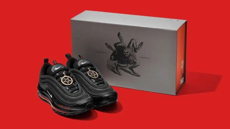Nike processa artistas por ‘tênis de satanás’ com sangue humano