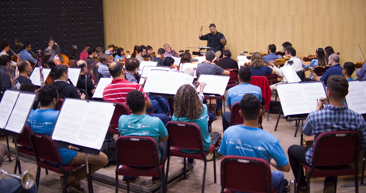 Vale Música lança curso gratuito de Introdução à Regência
