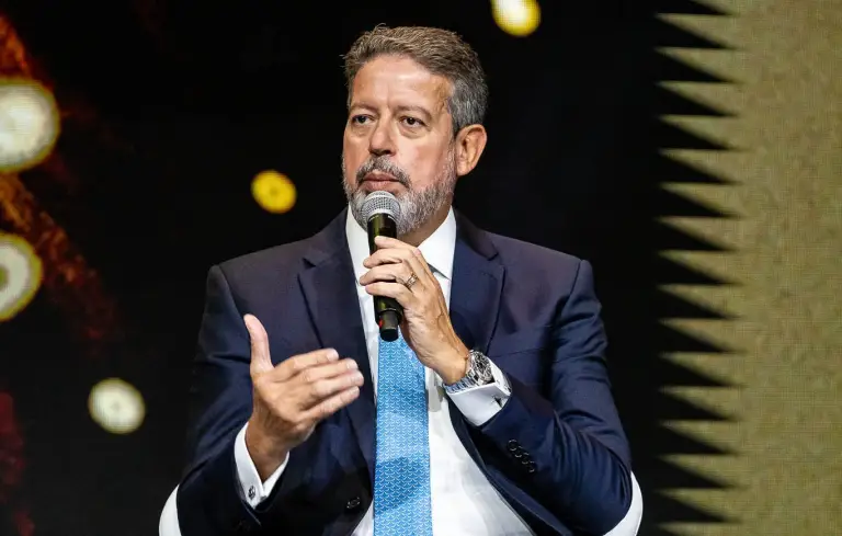 Presidente da Câmara defende regulamentação das redes sociais