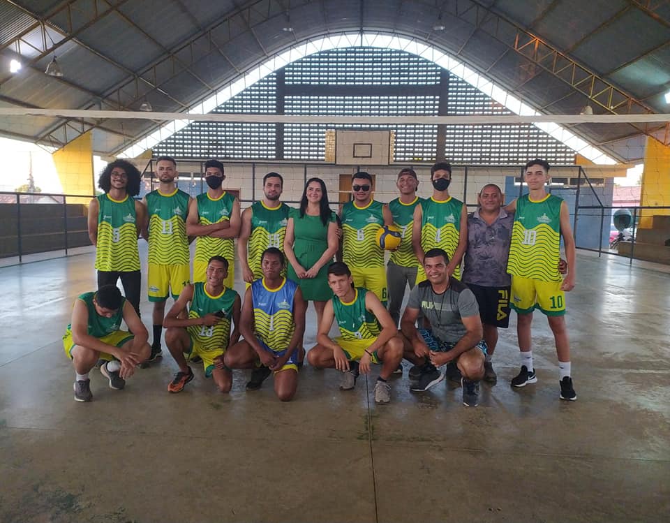 Prefeitura de Eldorado do Carajás faz entrega de uniformes da Seleção de Vôlei