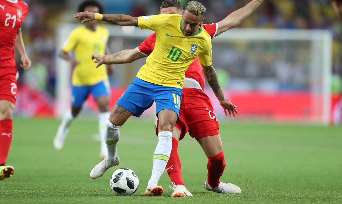 Brasil inicia busca pelo hexa nesta quinta-feira (24) contra a Sérvia
