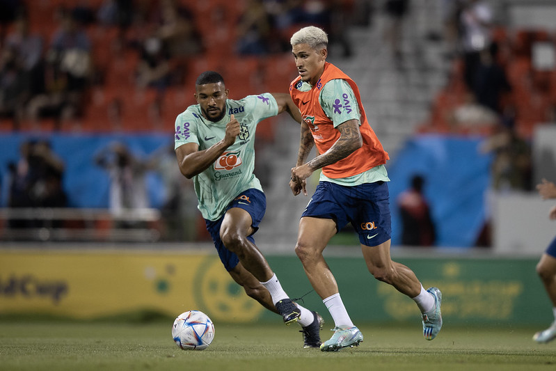 Acabou com o mistério Tite mostra a escalação do jogo da copa do mundo