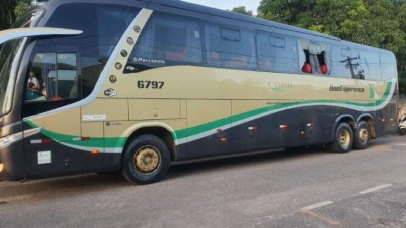 PM reage e mata dois homens que tomaram de assalto ônibus intermunicipal